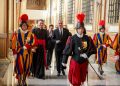 Presidente Abinader y  secretario de Estado de la Santa Sede,  Pietro Parolin abordan asuntos de Estado y la situación internacional en el Vaticano