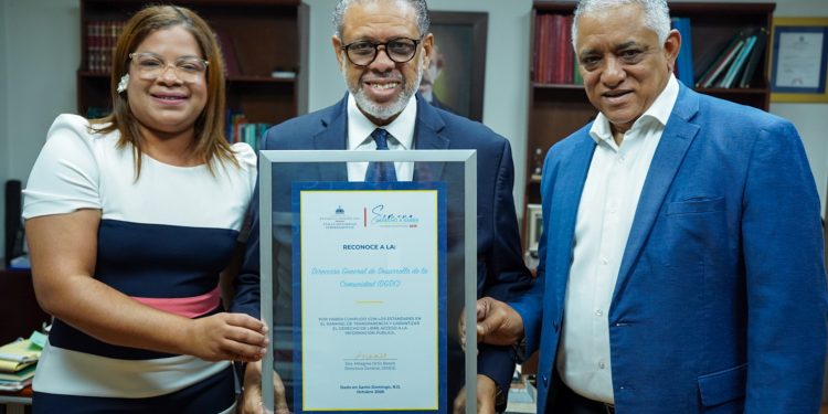 Desarrollo de la Comunidad recibe reconocimiento de la Dirección de Ética e Integridad Gubernamental