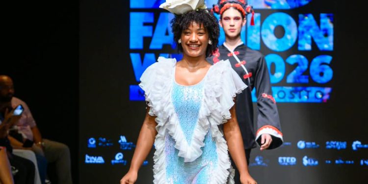 Adolfina Lluberes deslumbra en la apertura del RD Fashion Kids 2026 con su colección “Flores en Movimiento”
