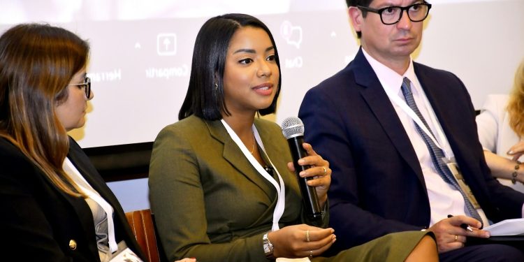 Stephany Rosario representa a República Dominicana en el IV Congreso Internacional de Contratación Pública