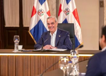 Más de la mitad aprueba a Abinader y David Collado lidera la carrera hacia 2028, según CID Latinoamérica