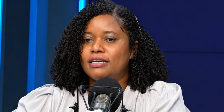 Especialista respalda resolución de la Junta Monetaria que busca frenar el sobreendeudamiento