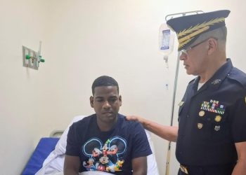 Director general PN visita a raso de la DIGESETT herido tras enfrentar a cuatro delincuentes durante intento de asalto