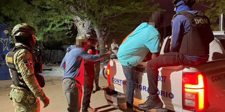 Migración reporta 1,371 extranjeros indocumentados  detenidos , casi la mitad en el Cibao