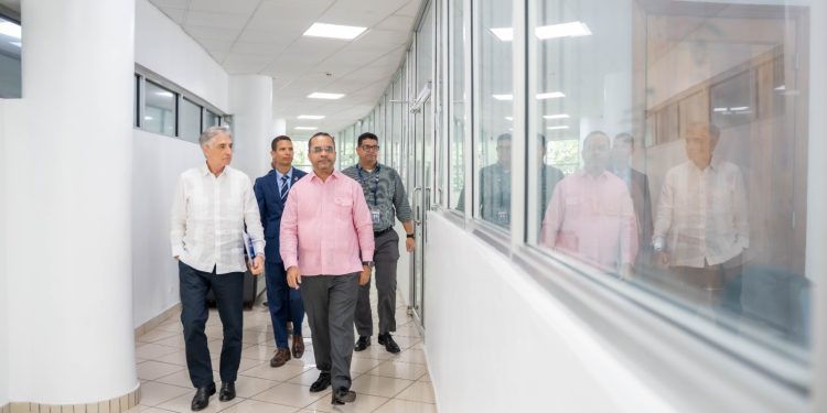 Rector del ITLA recibe visita del embajador de la Unión Europea y destaca cooperación en formación tecnológica