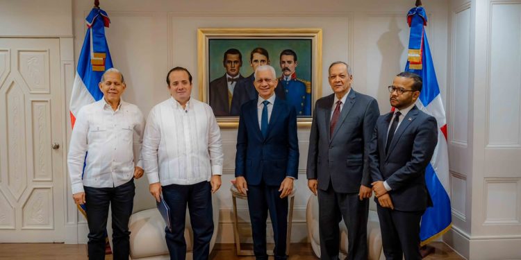 Ministro Paliza deposita en el Senado anteproyecto de ley sobre Plan Nacional de Ordenamiento Territorial