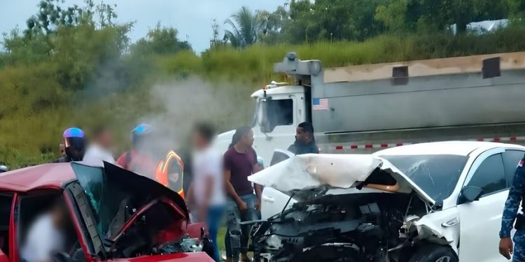 Al menos cinco fallecidos tras accidente múltiple en Circunvalación de Santo Domingo