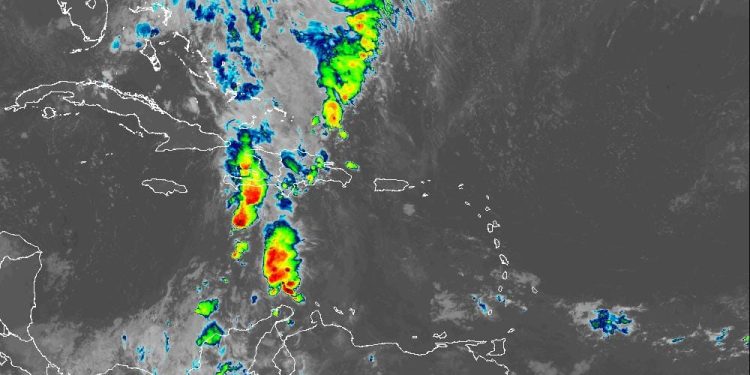 Indomet pronostica aguaceros moderados a fuertes, tormentas eléctricas y ráfagas de viento en varias provincias