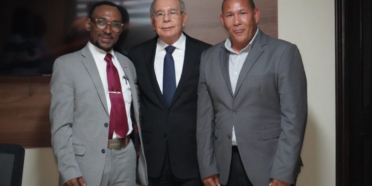 Luis José Rosso se integra al PLD tras reunirse con Danilo Medina y plantea soluciones a los problemas de Azua