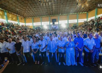 A casa llena Club Mauricio Báez, el diputado Carlos Sánchez y su equipo político de la circunscripción número 3 respaldan a Wellington Arnaud