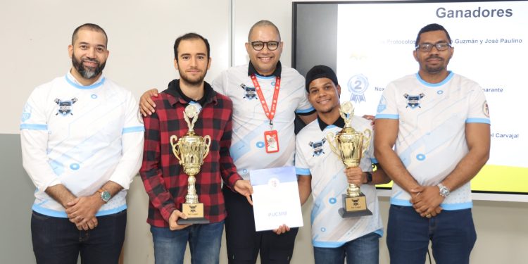 Egresados del INTEC ganan primer lugar en Torneo de Redes 2026