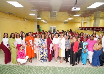 Mujeres con Propósito realizan el panel “Cuando una mujer se prepara, una comunidad avanza”