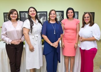 Rosa Sandoval Polanco pone en circulación del libro “Método GPS de la Abundancia”