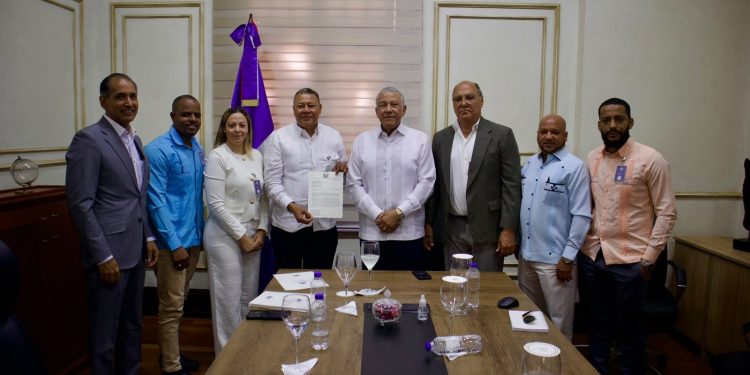 ANAVIP pide al presidente Abinader intervención urgente ante crisis de precios en el sector avícola
