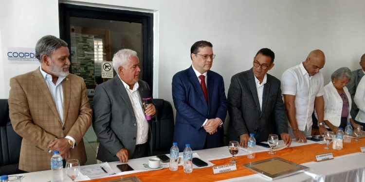 Anadegas recibe visita del ministro de Industria y Comercio  en el marco de su asamblea anual