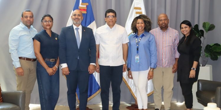 Hospital Darío Contreras y Alcaldía SDE acuerdan estrategias para eficientizar servicios e impulsar campañas de prevención accidentes