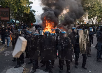 Casi 6,900 detenidos desde el inicio de la protesta estudiantil en Francia