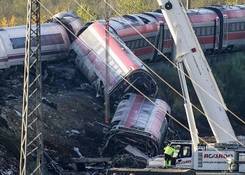 Suben a 69 las muertes por el choque de trenes en España: Pedro Sánchez pidió esclarecer las causas del accidente