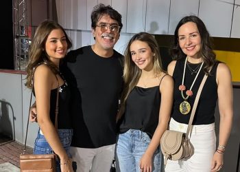 Rawayana enciende Santiago con una primera función sold out abarrotada de sabor y banderas