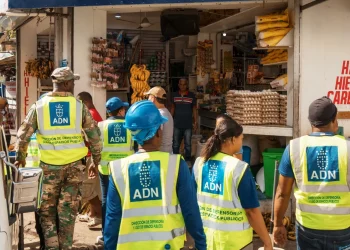 Alcaldía del DN notifica a vendedores por ocupar aceras en Cristo Rey