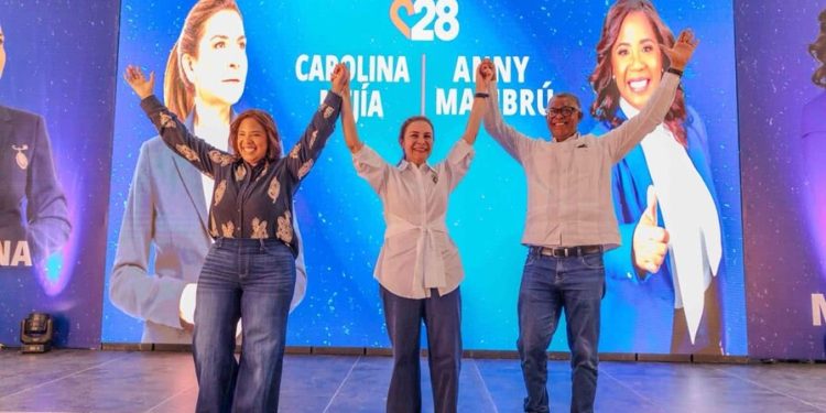Carolina completa el fin de semana integrando a Anny Mambrú, Jesús Colón y Delia Ortiz a su proyecto presidencial