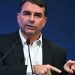 Flávio Bolsonaro asegura que un juez le ha pedido entregar su pasaporte en Brasil