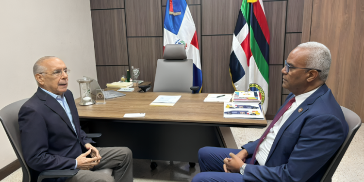 Autoridades de Rhode Island reconocen trayectoria y liderazgo de Valerio García Reyes