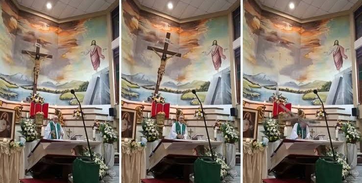 Sacerdote muere tras caerle encima una cruz mientras oficiaba misa en el sur de Guayaquil
