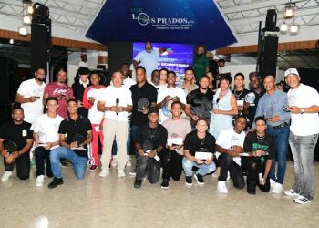 FEDOM agasaja y reconoce selección nacional que ganó medalla de plata en el mundial U15 con emotivo encuentro junto a sus familias