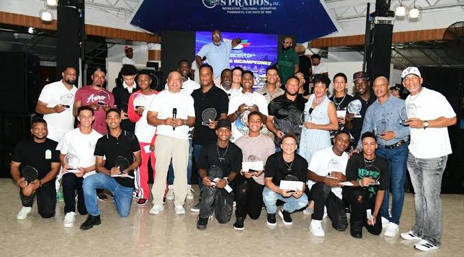 FEDOM agasaja y reconoce selección nacional que ganó medalla de plata en el mundial U15 con emotivo encuentro junto a sus familias