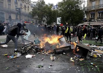 Francia eleva a 1,800 los detenidos y reporta 500 agentes heridos tras protestas