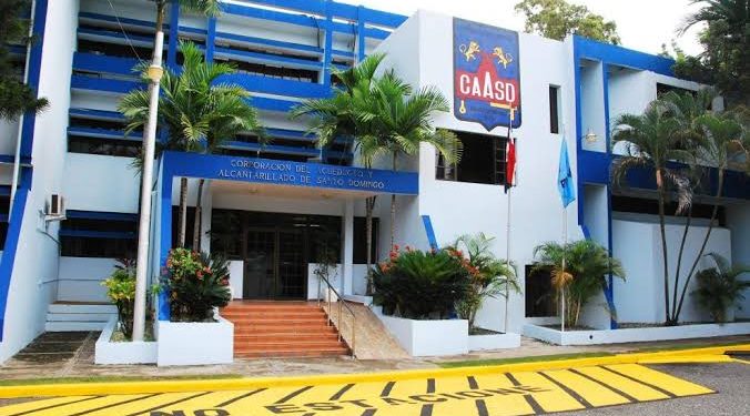 Corte de Arbitraje de la Cámara de Comercio y Producción de Santo Domingo condena a la CAASD al pago de 888 millones de pesos por concepto de factura adeudadas e indemnización en favor empresa AAA Dominicana