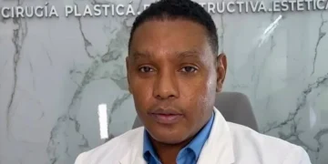 Cirujano condenado por muerte de paciente recupera su libertad tras decisión judicial