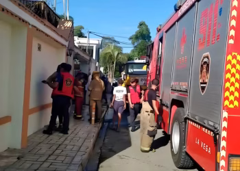 Tragedia en La Vega: Muere una persona calcinada tras quedar atrapada en un incendio en una vivienda